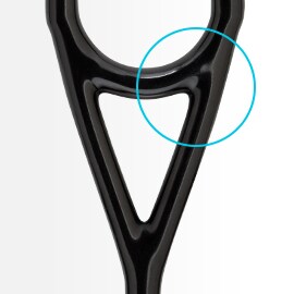 Primo piano che mostra un tubo nero a forma di Y, a riunire le due aste di uno stetoscopio 3M Littmann.